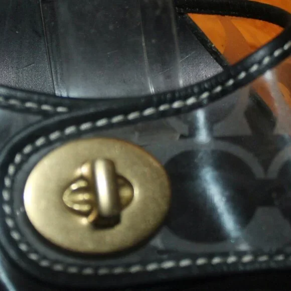 $195 Coach Cagney Wooden Heels Signature Turn Lock Sandals Slides 9.5 - Picture 3 of 8